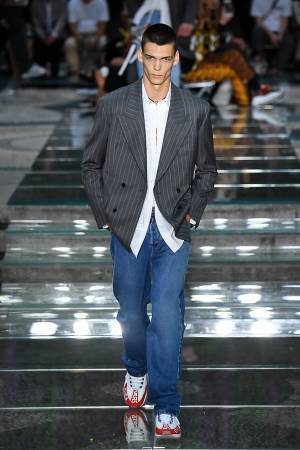 ヴェルサーチ 2019年春夏メンズコレクション - ファッションの贅沢な楽しみ方