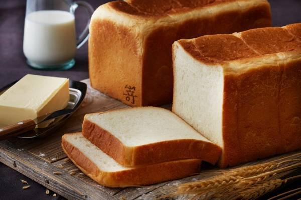 高級食パン「嵜本」2号店が大阪梅田・茶屋町にオープン - ミミまで美味しい食パン