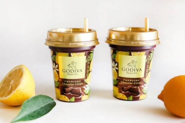 ゴディバのコンビニ限定チョコドリンク「GODIVA ショコラシトロン」爽やかなシトラスを香らせて