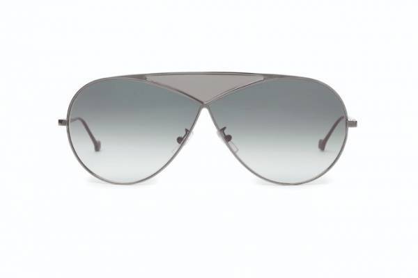 ロエベの新作アイウェアコレクション、近未来フォルムや3つ目のレンズを配置したモデルなど