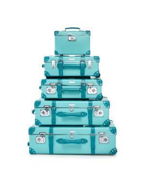 ティファニー×グローブ・トロッターのレザートラベルケース、上品な“ティファニー ブルー”