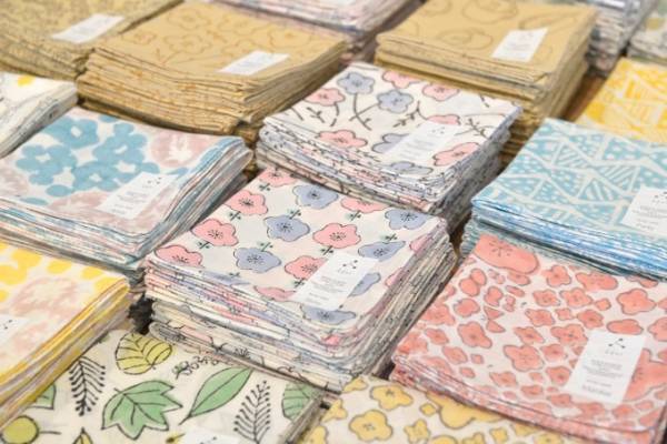 手紙社主催「布博」を町田で開催 - 全国の布作家がハンカチや靴下を展示・販売