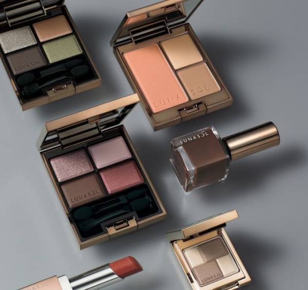 ルナソル“石畳”にインスパイアされたディープカラーのアイシャドウ＆秋色リップスティック