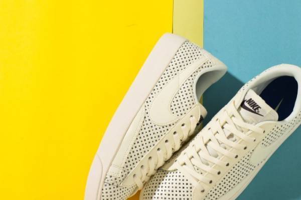 ナイキ ブレーザーの新スニーカーアトモス限定発売、夏色カラー＆パンチング加工アッパー