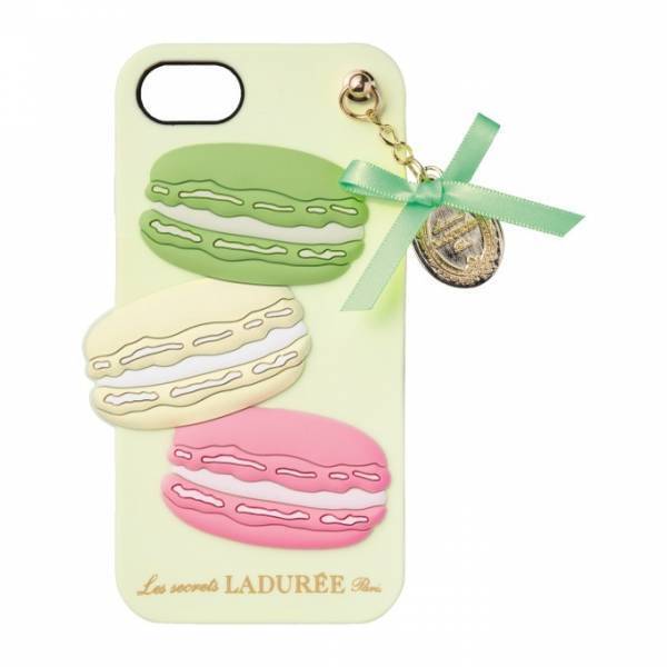 スクレ by ラデュレのiPhoneケース、マカロンがモチーフ＆金色チャームをあしらって
