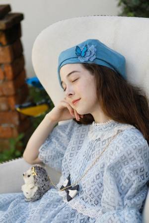 エミリーテンプルキュート「不思議の国のアリス」風ダイヤ柄ドレス、ネコドレスも限定登場