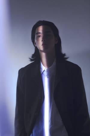 ヨウジヤマモト「グラウンド ワイ」成田空港にオープン、子供が描いた"飛行機"の絵入り限定Tシャツも