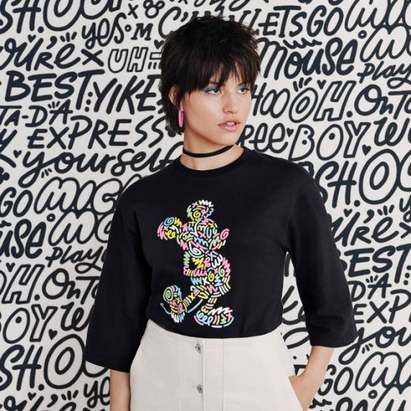 ユニクロ「UT」ディズニー新作ウィメンズTシャツ、ケイト・モロス初コラボのミッキー