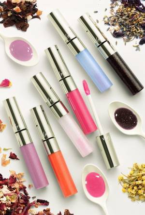 イプサ“フレーバーティー”カラーの限定「グロスルージュ　グレイズ」ティーリーフパールでふっくら唇に