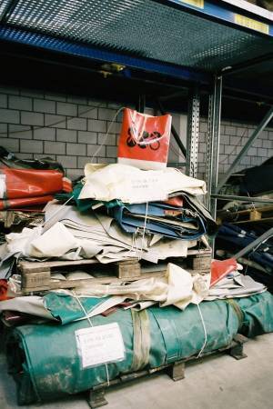 ZUCCa “888”グラフィックの限定トートバッグ、30周年記念に​​​​​​フライターグとコラボ