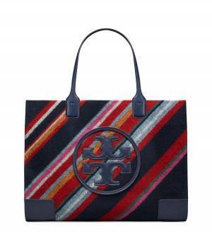 トリー バーチ18年秋冬、鮮やかなレザーのサドルバッグ＆ポインテッドシューズ