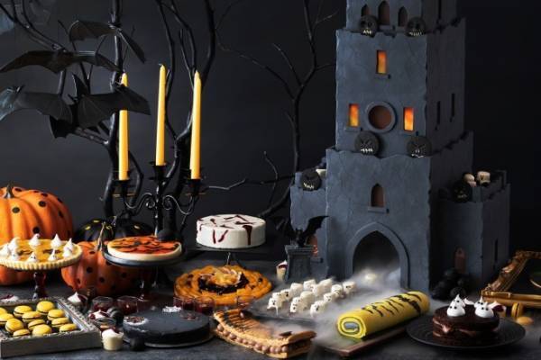 コンラッド大阪のハロウィンスイーツビュッフェ - ゴーストモチーフのブラウニーやパンプキンパイ