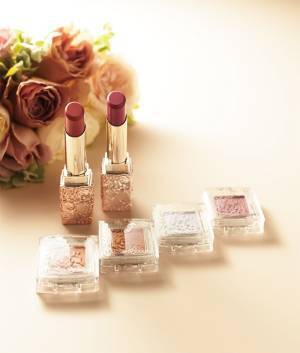 カネボウ「トワニー ララブーケ」"花"から着想を得た秋色アイカラー＆ルージュがセットに