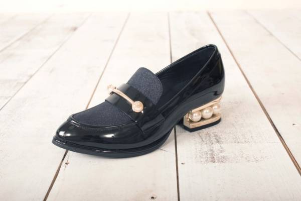 ジェフリーキャンベル「スターパールヒールシューズ」"夜空"のようなラメ入りアッパー×パールヒール