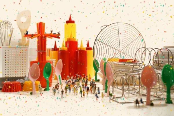 「MINIATURE LIFE展 田中達也 見立ての世界」日本橋髙島屋で、新作ミニチュア3点を初公開