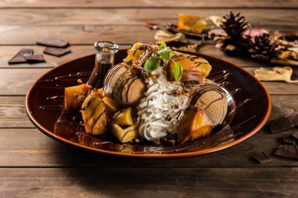 マックス ブレナー、“ごろごろスイートポテト”×濃厚チョコの限定ワッフル - ルクア大阪店で