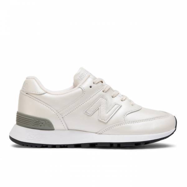 ニューバランス"真珠"を表現したスニーカー「576 PEARL」輝くパール加工レザーを配して