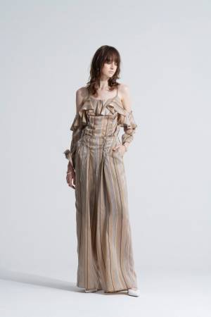 エズミ 2019年春夏コレクション - "分解と再構築"が導く、奥行きある世界