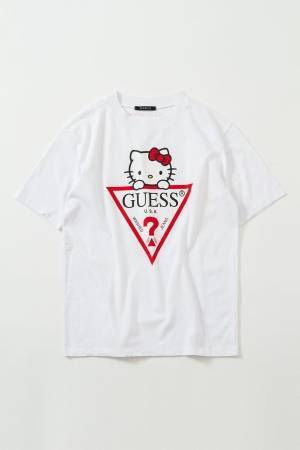 GUESS×ハローキティのコラボアイテム、ロゴとグラフィックをプリントしたTシャツなど