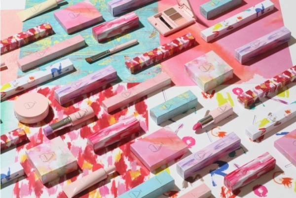 イガリシノブのメイクブランド「WHOMEE(フーミー)」新作アイブロウペンシル＆ちっちゃ顔シャドウ