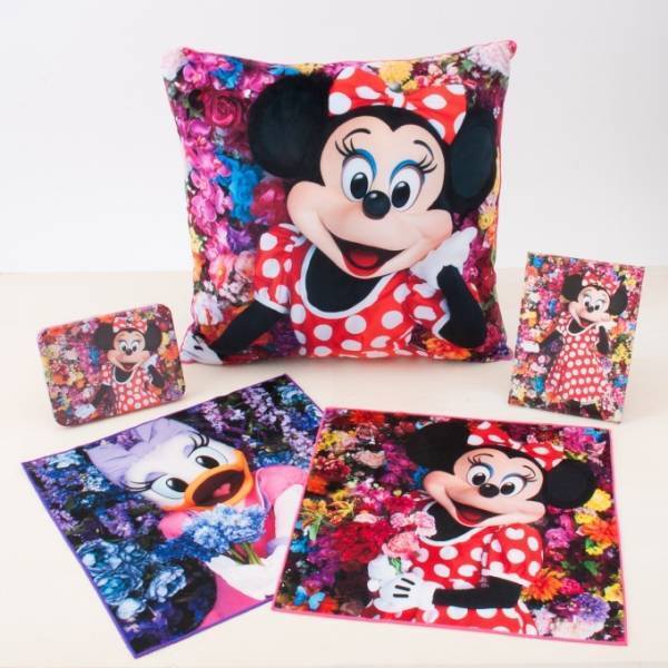 東京ディズニーランド×蜷川実花のコラボグッズ、ミニーマウス&デイジーダックのクッションやミラー