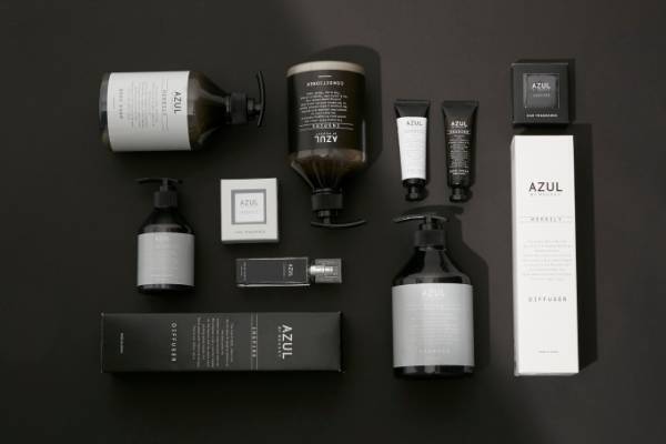 アズール バイ マウジーの新フレグランス - オリジナルの香りを香水やシャンプー、ディフューザーで