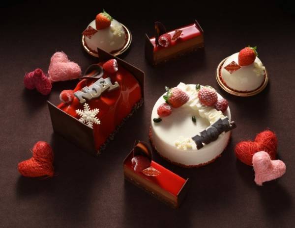 フレデリック・カッセルよりクリスマスケーキ登場、人気ミルフイユやトナカイケーキなど