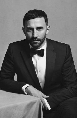 バーバリー 2019年春夏コレクションをライブ配信