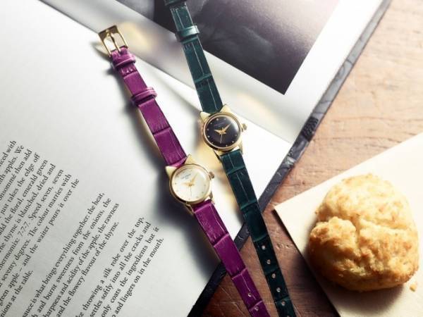 スタージュエリー ガールの猫モチーフ時計「キャット ウォッチ」にパープル&グリーンの秋色