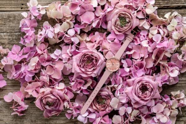 ニコライ バーグマン×エルラーセン「花」モチーフの腕時計、ひまわりや百合を描いて