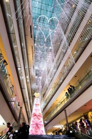 表参道ヒルズのクリスマスイルミネーション、約6,000本の“つらら”から成る光のカーテン＆オーロラ