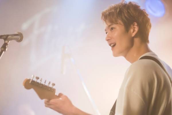 映画『家族のはなし』岡田将生主演で鉄拳の心温まるパラパラ漫画を映画化