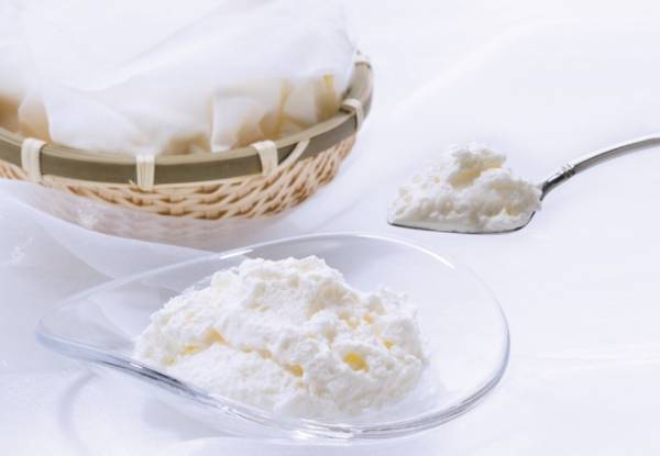 「銀のぶどう」幻の“ふわふわ”チーズケーキ「かご盛り 白らら」関西進出、阪急うめだ本店にて発売