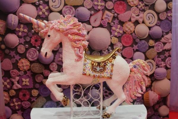 「スイーツ展」名古屋市科学館で - 本物の“お菓子の家”や辻口博啓らの直筆ケーキデザイン画など