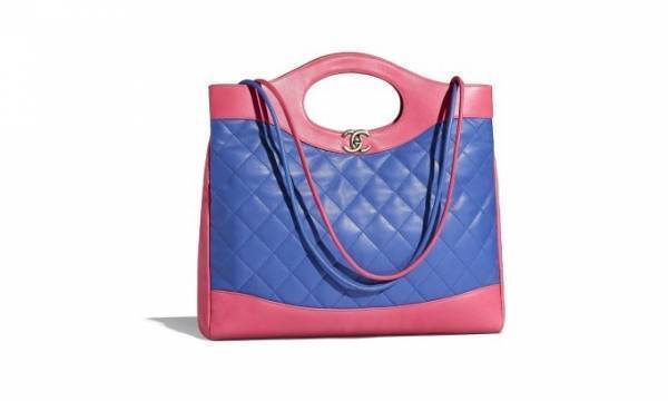 シャネルの新作バッグ「シャネル 31」トート・クラッチ・ショルダー、1つで3通りの使い方