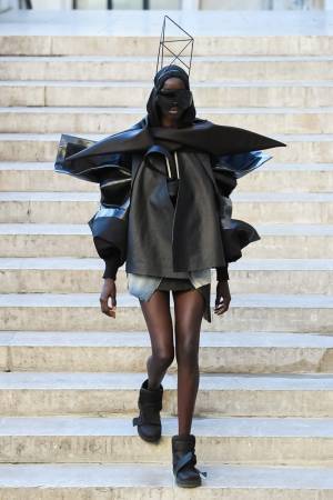 リック・オウエンス 2019年春夏コレクション - 水の次ぎは火