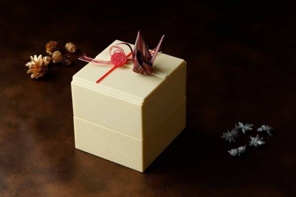 ホテル雅叙園東京の&quot;玉手箱&quot;クリスマスケーキ、手毬ショコラや格子柄苺ショートを詰めて
