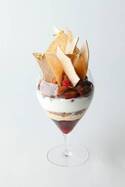 エンポリオ アルマーニ カフェの10月限定「マロンたっぷりパフェ」栗のジェラートや濃厚マロンクリーム