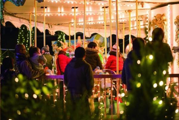 「フェスタ・ルーチェ in 和歌山マリーナシティ」イルミネーションを一望できる光の遊園地など