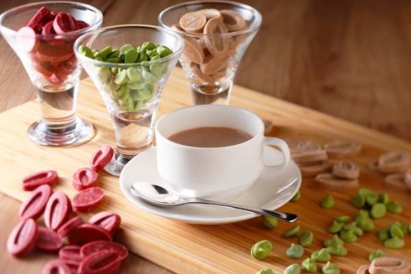 京都タワーホテルのクリスマススイーツビュッフェ、カカオ＆ベリーのチョコムースなど