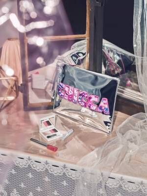 キッカ“ピンクメイク”が楽しめるクリスマス限定アイメイクセット＆濃厚ボディクリーム
