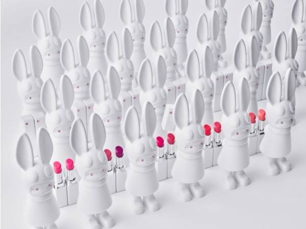 キッカ「メスメリック リップスティック」過去人気のピンク限定復活、唇を透ける2/5発色リップの新色も