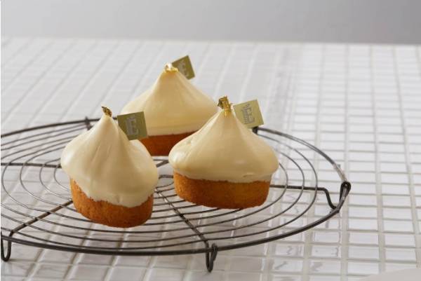 「シャポー・エシレ」仏発酵バター・エシレの濃厚クリームを使った"帽子型"生ケーキ