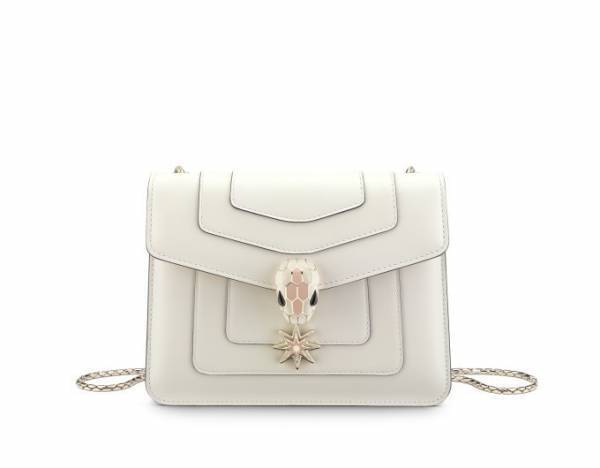 ブルガリ"セルペンティ＆エイトポイントスター"を飾ったクリスマス限定バッグ、イルミネーションも