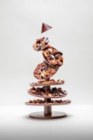 ル・ショコラ・アラン・デュカスのクリスマス限定チョコ＆デザート、組み立てられるチョコレートツリー