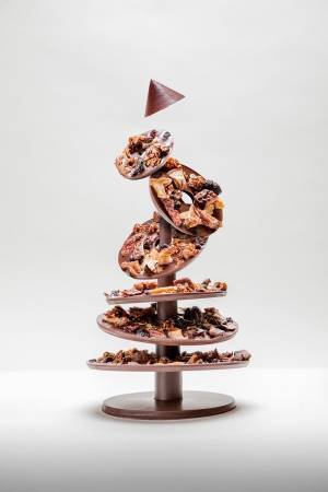 ル・ショコラ・アラン・デュカスのクリスマス限定チョコ＆デザート、組み立てられるチョコレートツリー