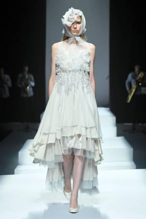 ミドラ 2019年春夏コレクション - “忘れな草”香る日常／非日常のドレス