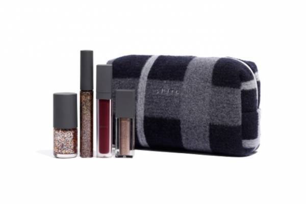 shiro"シャイニー"なクリスマスコフレ「ジュエリーカラーメイクアップキット」大粒ラメネイルも