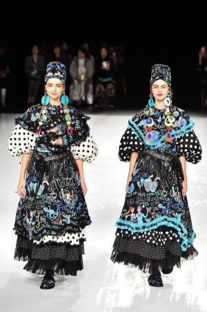 トクコ・プルミエヴォル 2019年春夏コレクション ‐ ウルグアイの陽気なカーニバルが誘う旅