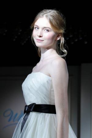 ジルスチュアート ビューティの「花嫁メイク」キラキラアイ＆ピンクリップで作る“愛されフェイス”